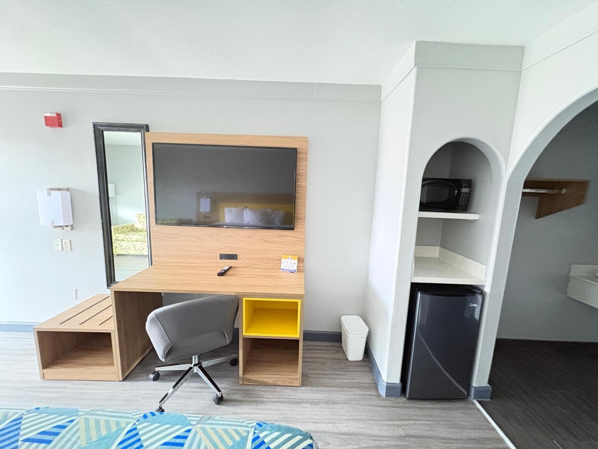 Days Inn By Wyndham Gonzales Eksteriør bilde