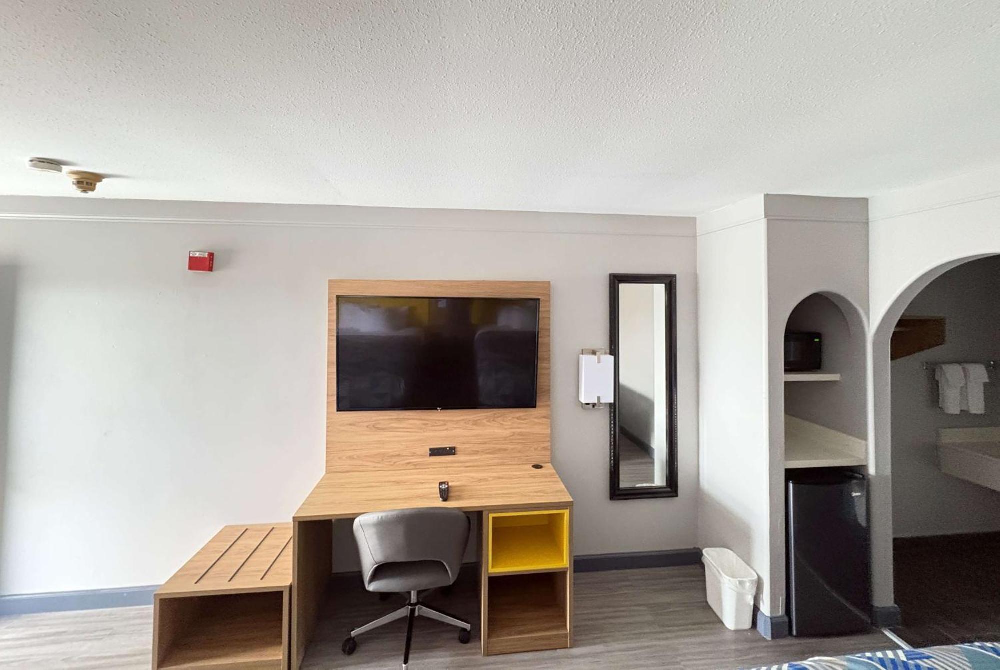 Days Inn By Wyndham Gonzales Eksteriør bilde